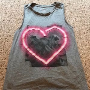 Graphic tank